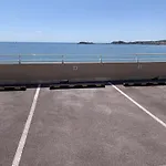 Les Pieds Dans L'eau * Sanary-sur-Mer