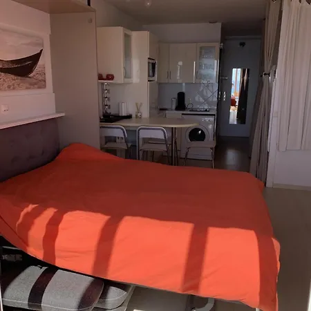 Les Pieds Dans L'eau 公寓