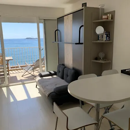 Les Pieds Dans L'eau *